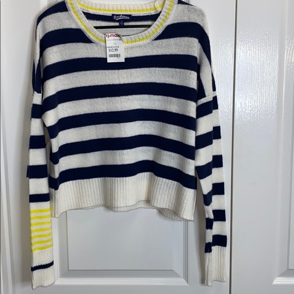 Navy blue cream yellow crop sweater